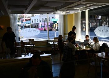 Inflation vs. wages: How rising prices stack up against growing pay