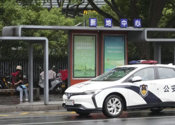 Japanese mother and child stabbed in China in front of school bus