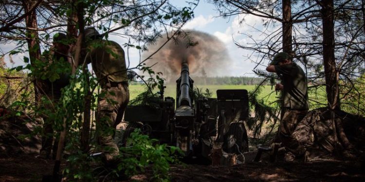 Fierce fighting in Vovchansk as Ukrainian troops try to isolate invading Russian units