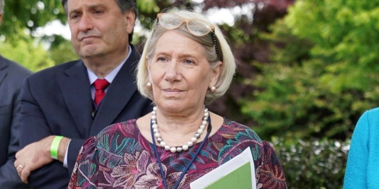 Biden top adviser Anita Dunn leaves White House for super PAC supporting Harris