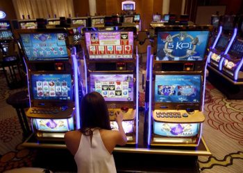 Philippines bans gambling operations catered to illicit Chinese players
