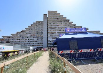 Two killed as walkway collapses at Italy’s notorious ‘Gomorrah’ slum
