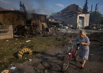 Russia ‘rapidly approaching’ key Ukraine city despite Kursk setback