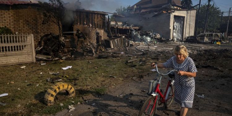 Russia ‘rapidly approaching’ key Ukraine city despite Kursk setback