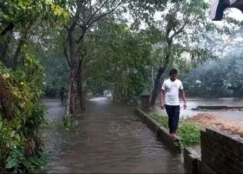 Deadly floods impact hundreds of thousands in Bangladesh and northeast India