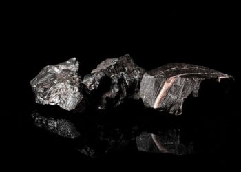 How to Invest in Manganese Stocks (Updated 2024)