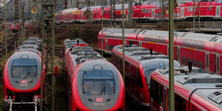 Massive train disruptions leave hundreds stranded in Germany