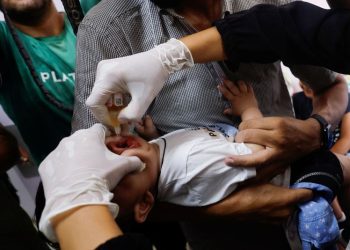 First babies receive polio vaccinations in Gaza ahead of start of UN-led campaign