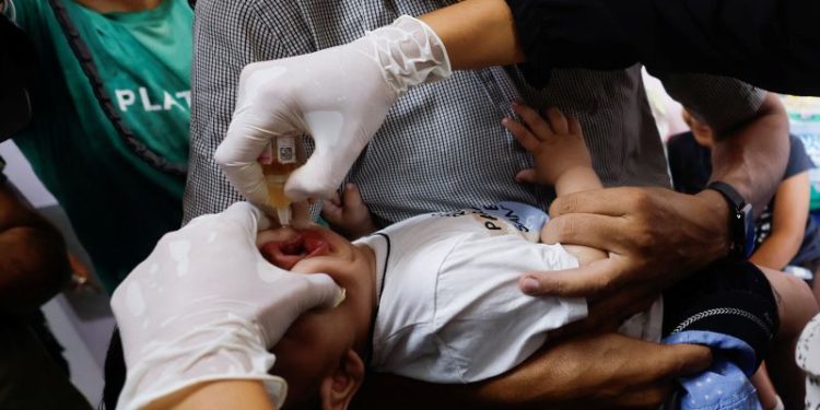 First babies receive polio vaccinations in Gaza ahead of start of UN-led campaign