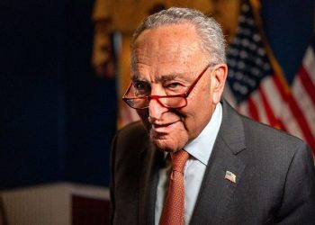 Government shutdown narrowly avoided after Republicans, Democrats make funding deal