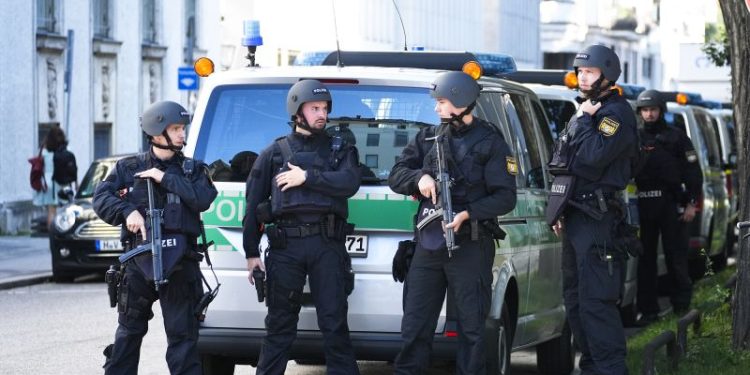 Police kill armed man near Israeli consulate in Munich