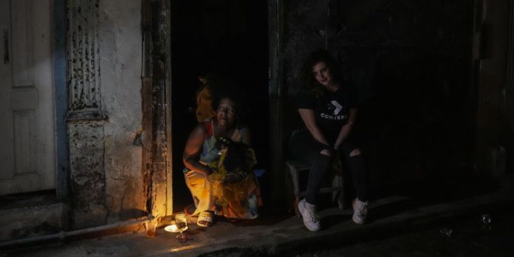 Cubans enter third day without power after fresh attempts to restore network fail