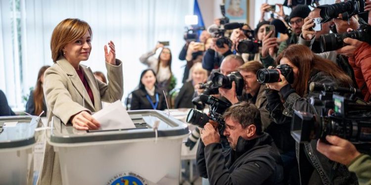 Moldova’s EU referendum hangs in balance as president condemns ‘assault’ on democracy