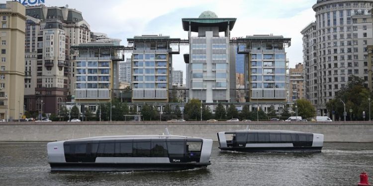 Russia expels British diplomat for alleged espionage