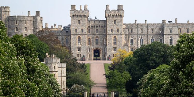Burglars break into Windsor Castle estate and steal farm vehicles