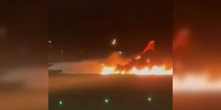 Russian-made plane engine catches fire after landing in Turkey’s Antalya