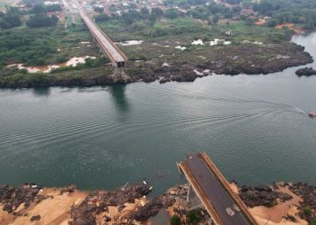 Thousands of liters of chemicals dumped into Brazilian river during deadly bridge collapse