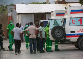 Haiti gang attack on journalists covering a hospital reopening leaves 2 dead, several wounded