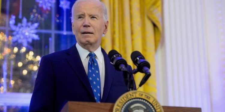 Biden sinks to all-time low, while Trump’s numbers rise, in new national poll