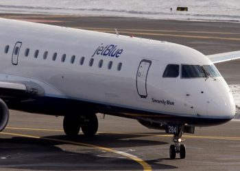 Police arrest JetBlue passenger who opened emergency exit, prompting security concerns