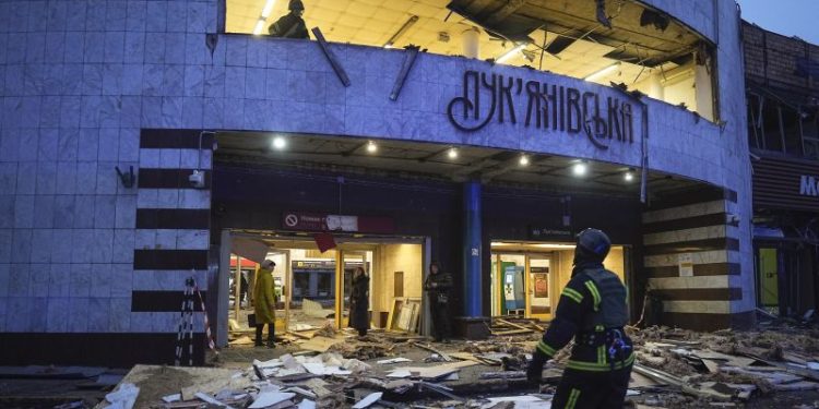 Russia strikes kill three in central Kyiv at critical moment in Ukraine conflict