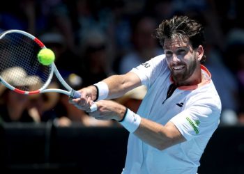 British tennis player Cameron Norrie apologizes after accidentally hitting fan with racket