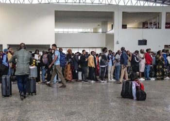 Congo severs ties with Rwanda as rebels close in on Goma, displacing thousands