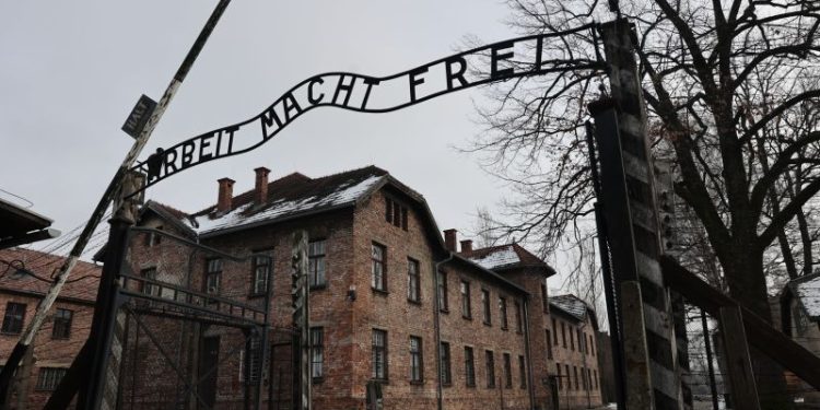 Oświęcim’s sole Jewish resident reflects on modern antisemitism on 80th anniversary of Auschwitz camp’s liberation