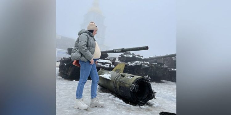 ‘It’s like a constant gamble:’ Ukrainian couple await birth of twins in wartime Kyiv