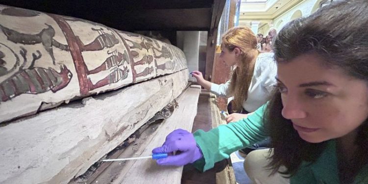 The scent of a mummy: Research discovers ancient Egyptian remains smell nice