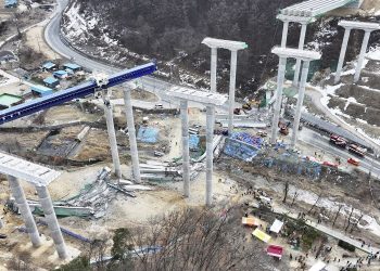 Highway overpass collapses, killing at least four construction workers in South Korea