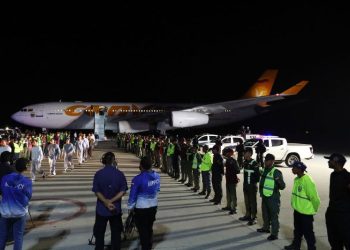 More than 170 Venezuelan migrants deported to Guantanamo arrive home