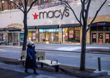 Macy’s turnaround hinges on revamping some stores and closing others. It appears to be working