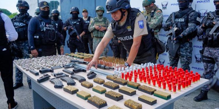 Ecuadorian president offers carte blanche to police and military after attack kills 22 in Guayaquil