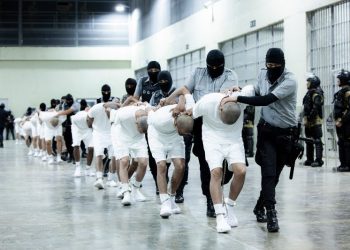 First deportation flight lands in Venezuela from US, after countries agree to resume repatriations