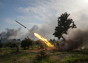 Syria clashes have killed more than 300 people since Thursday, monitoring group says