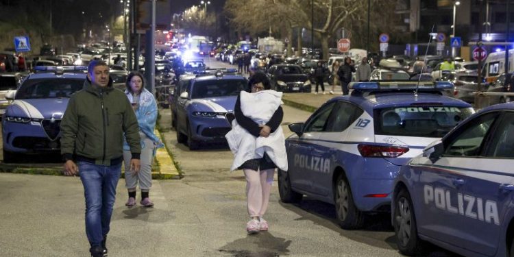 Naples residents camp out after 4.4 magnitude earthquake hits amid weeks of seismic activity