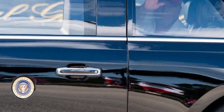 Trump signs executive order making English official language of US