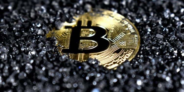 Crypto Market Recap: Grayscale Debuts Bitcoin ETFs, SEC and Gemini Request Litigation Pause