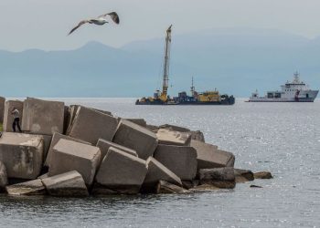 Operation to recover sunken Bayesian superyacht begins off coast of Italy