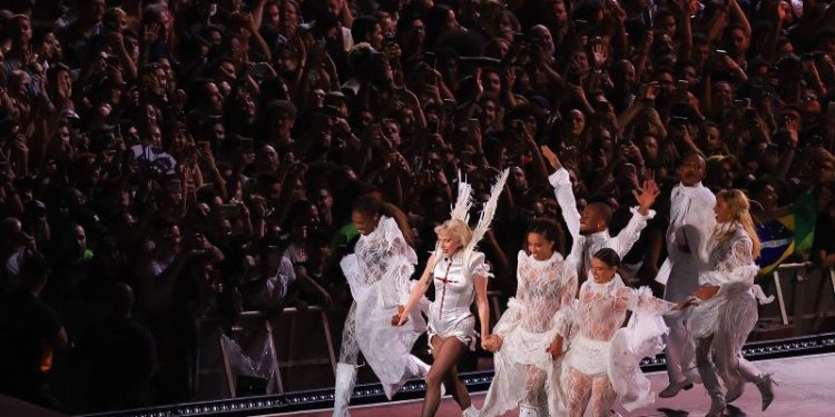 2.1 million crowd estimated at free Lady Gaga concert on Rio’s Copacabana beach