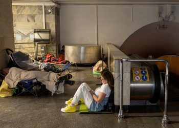 Russia strikes Kyiv and Odesa with aerial attacks, at least two people wounded, officials say