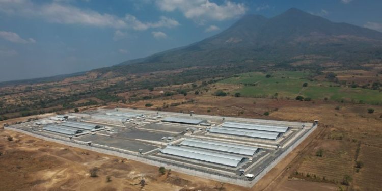 Peru is considering sending foreign prisoners to El Salvador