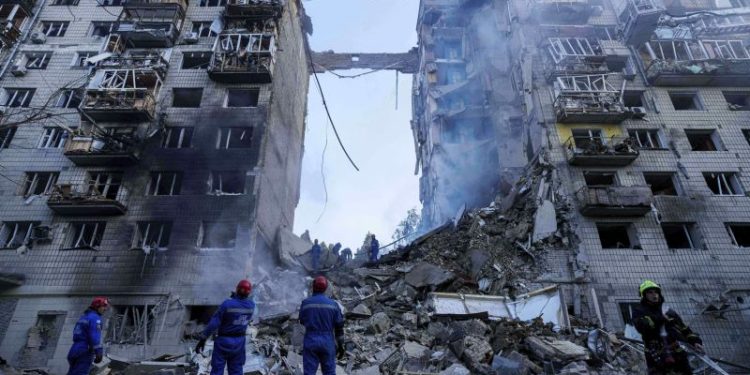 14 killed in worst Russian strikes on Kyiv in weeks