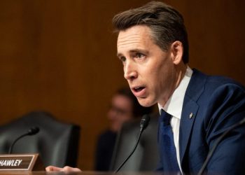 Hawley urges DHS Secretary Noem to declassify all Trump Butler rally assassination attempt documents