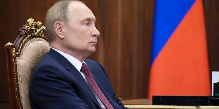 Aging Putin brings younger generation, family members into circle amid Kremlin instability: report