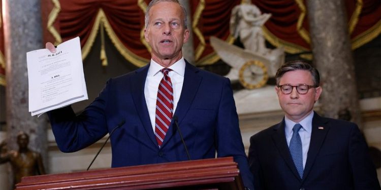 Mike Johnson undercuts John Thune on Obamacare negotiations to end shutdown