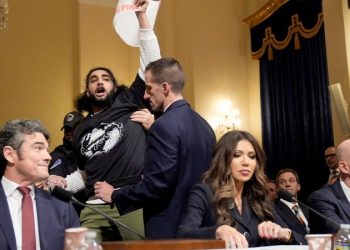 Dem rep opens House hearing by telling Noem to resign in fiery statement