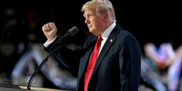 Trump pushes ‘Trump-a-palooza’ midterm convention as GOP braces for tough elections