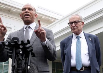 House Democrats mutiny Schumer’s deal with White House, threatening longer shutdown